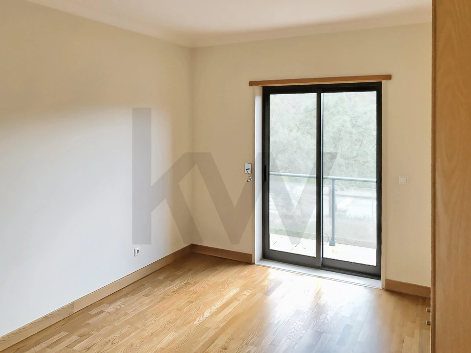 Moradia T3 para Arrendamento em Barcarena Foto 20