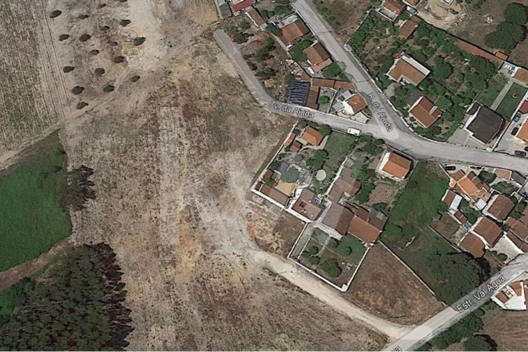 Terreno para Venda em Ramalhal Foto 1