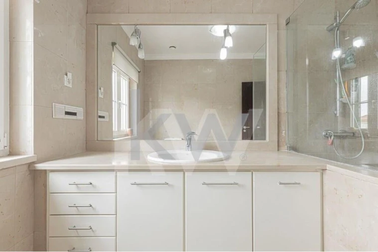 Moradia T5 para Venda em Romeira e Várzea Foto 36