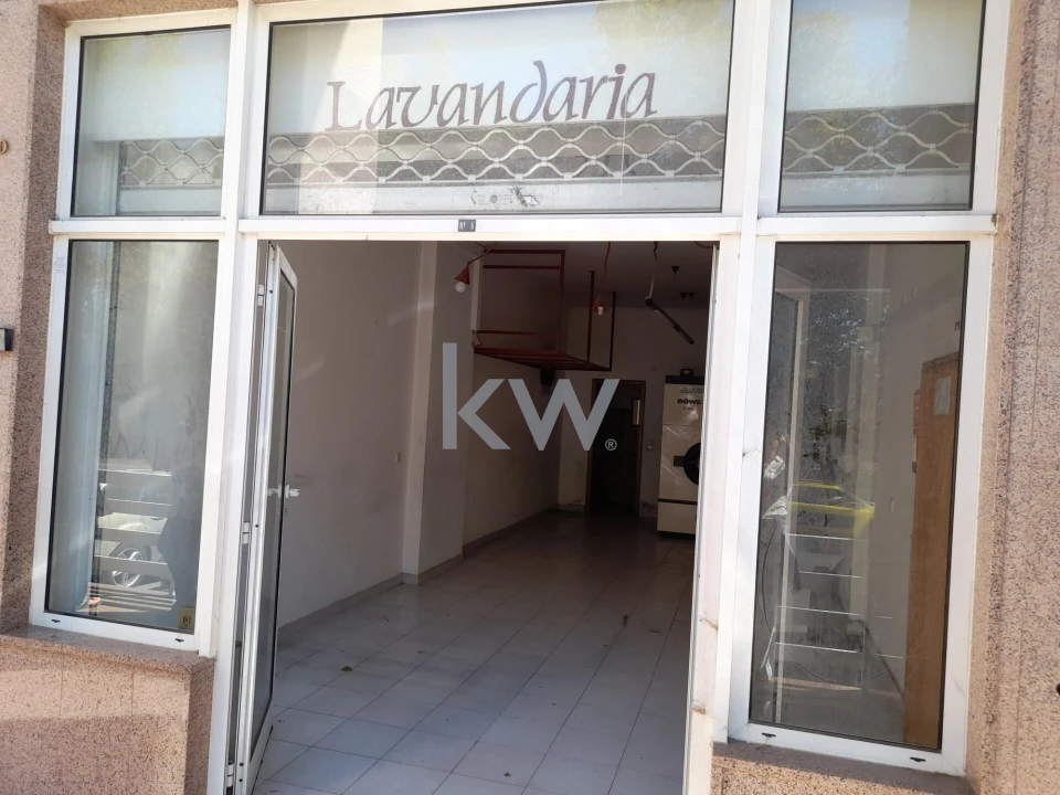 Loja para Venda em Queluz e Belas Foto 1