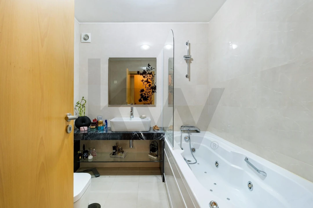 Moradia T4 para Venda em Oliveira do Douro Foto 8