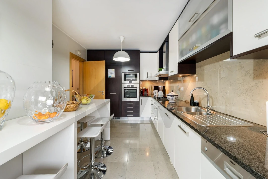 Moradia T4 para Venda em Oliveira do Douro Foto 7