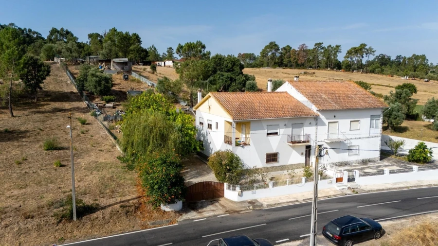 Moradia T3 para Venda em Arneiro das Milhariças