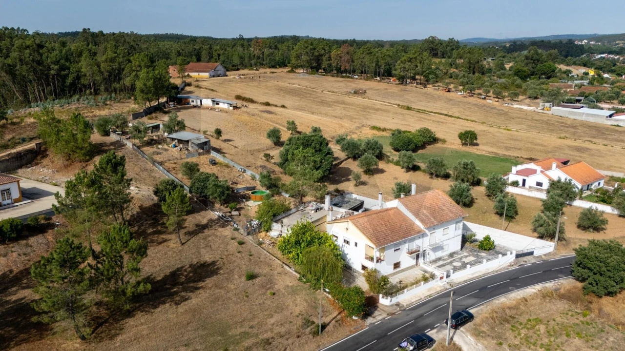 Moradia T3 para Venda em Arneiro das Milhariças Foto 4