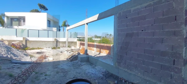 Moradia T4 para Venda em Charneca de Caparica e Sobreda