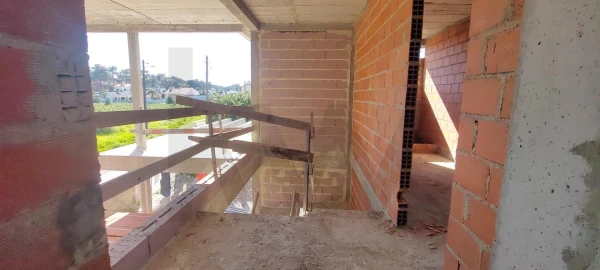 Moradia T4 para Venda em Charneca de Caparica e Sobreda