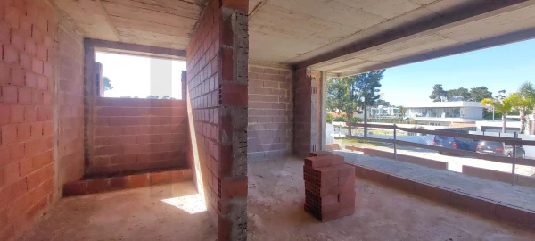 Moradia T4 para Venda em Charneca de Caparica e Sobreda