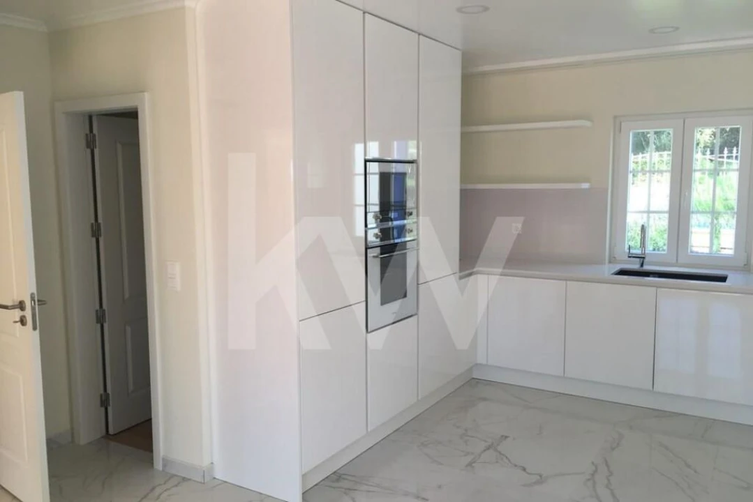 Moradia T4 para Venda em Agualva e Mira-Sintra Foto 16