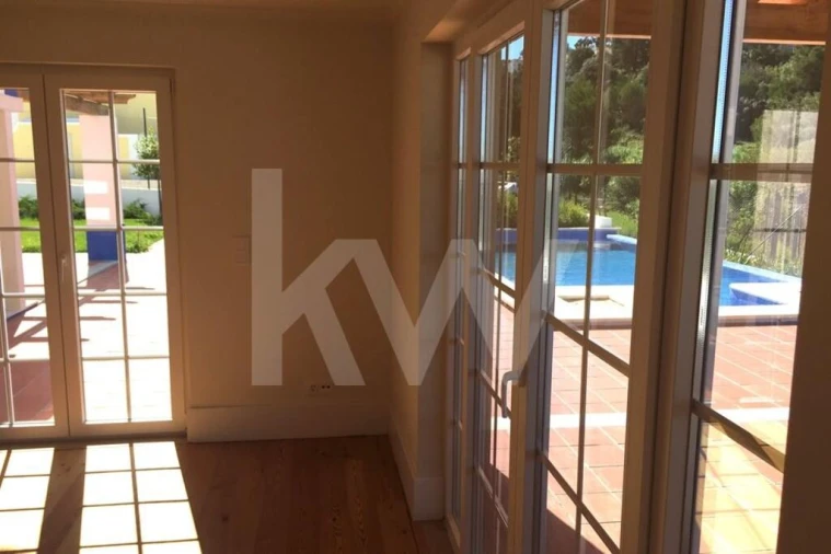 Moradia T4 para Venda em Agualva e Mira-Sintra Foto 11