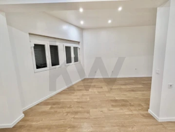 Moradia T6 para Venda em São Domingos de Rana
