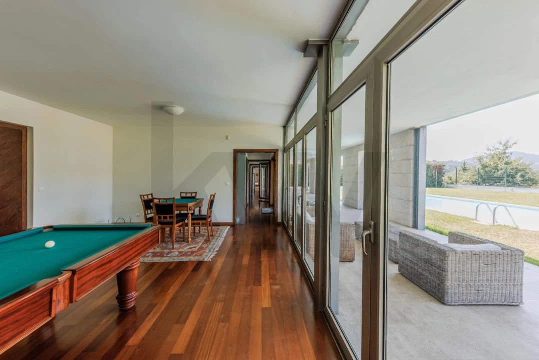 Moradia T5 para Venda em Abragão Foto 59