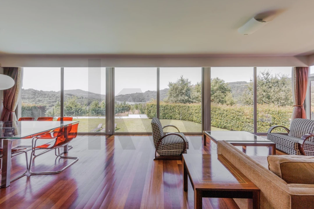 Moradia T5 para Venda em Abragão Foto 25