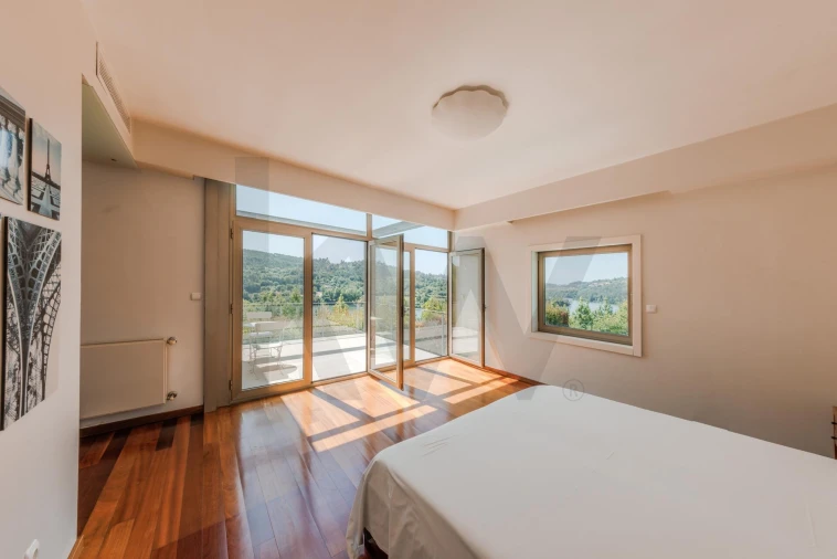 Moradia T5 para Venda em Abragão Foto 42