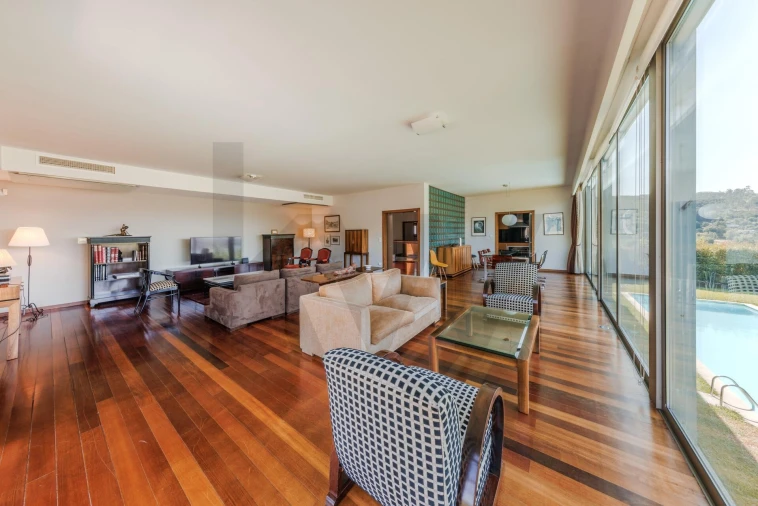 Moradia T5 para Venda em Abragão Foto 17