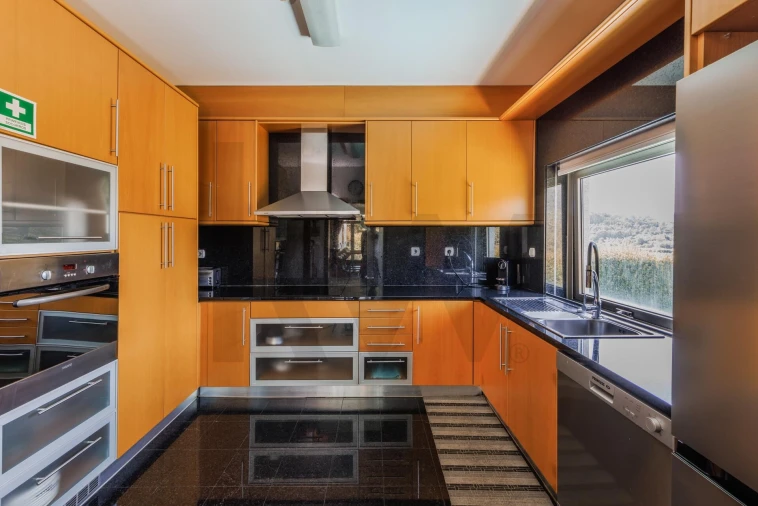 Moradia T5 para Venda em Abragão Foto 21