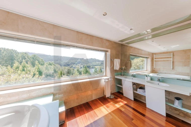 Moradia T5 para Venda em Abragão Foto 47