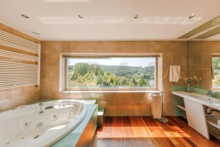 Moradia T5 para Venda em Abragão Foto 46