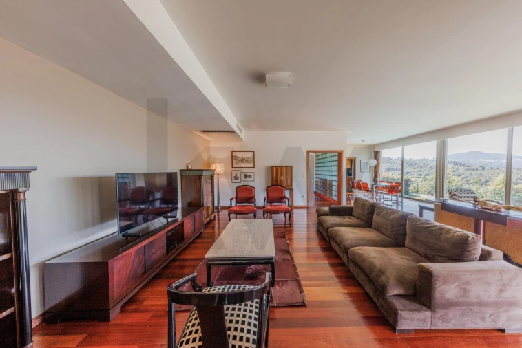 Moradia T5 para Venda em Abragão Foto 16