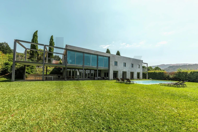 Moradia T5 para Venda em Abragão Foto 2