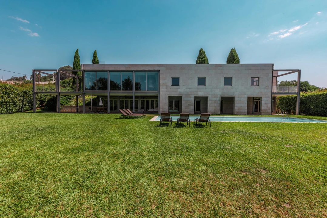 Moradia T5 para Venda em Abragão Foto 3