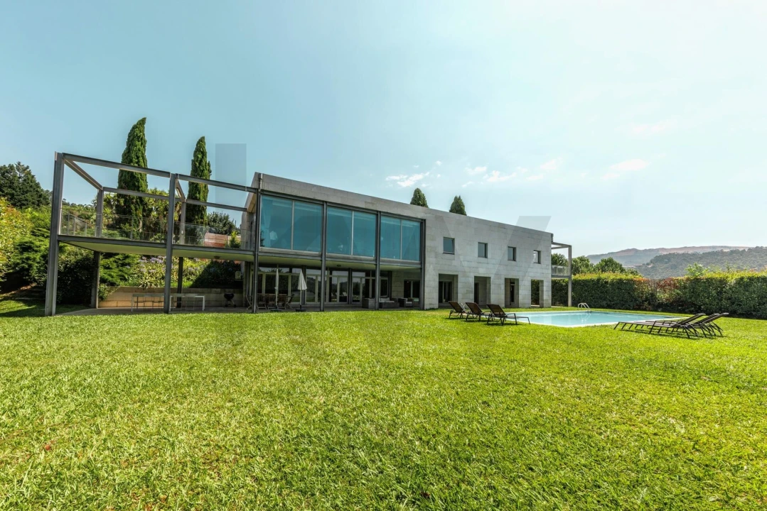 Moradia T5 para Venda em Abragão Foto 2