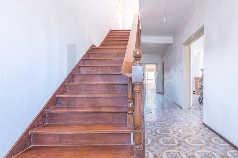 Moradia T6 para Venda em Santo Isidoro Foto 11