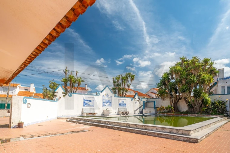 Moradia T6 para Venda em Santo Isidoro Foto 6