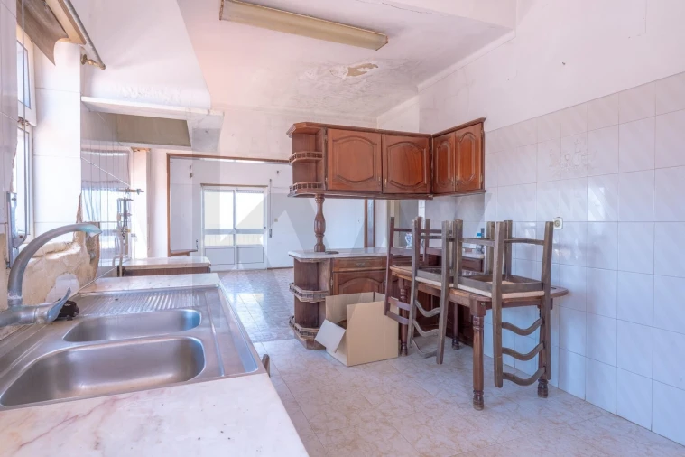 Moradia T6 para Venda em Santo Isidoro Foto 26