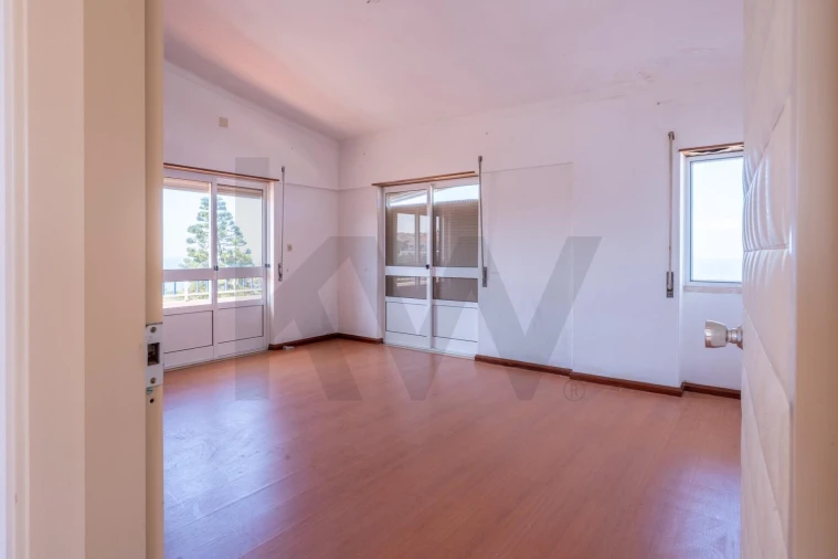 Moradia T6 para Venda em Santo Isidoro Foto 14