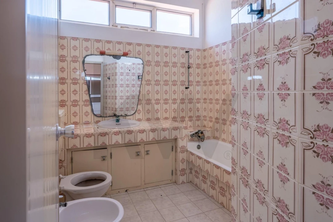 Moradia T6 para Venda em Santo Isidoro Foto 15