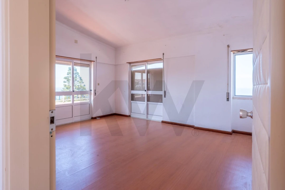 Moradia T6 para Venda em Santo Isidoro Foto 14