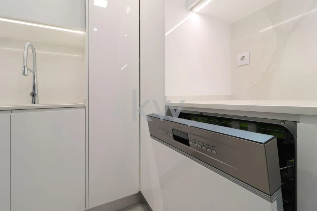 Apartamento T3 para Venda em Carcavelos e Parede Foto 16
