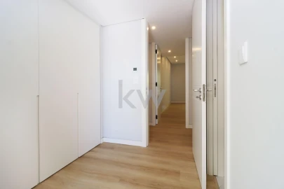 Apartamento T3 para Venda em Carcavelos e Parede