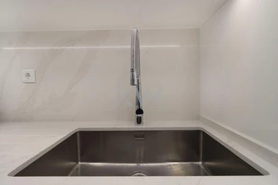 Apartamento T3 para Venda em Carcavelos e Parede