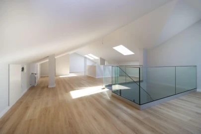 Apartamento T3 para Venda em Carcavelos e Parede