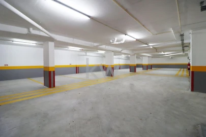 Apartamento T3 para Venda em Carcavelos e Parede