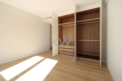 Apartamento T3 para Venda em Carcavelos e Parede