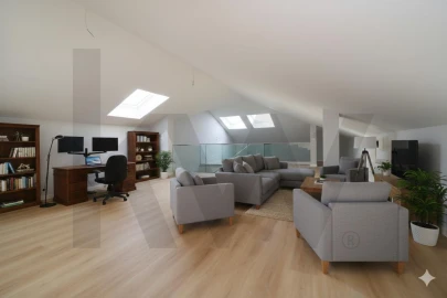 Apartamento T3 para Venda em Carcavelos e Parede