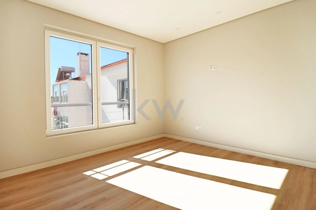 Apartamento T3 para Venda em Carcavelos e Parede Foto 59