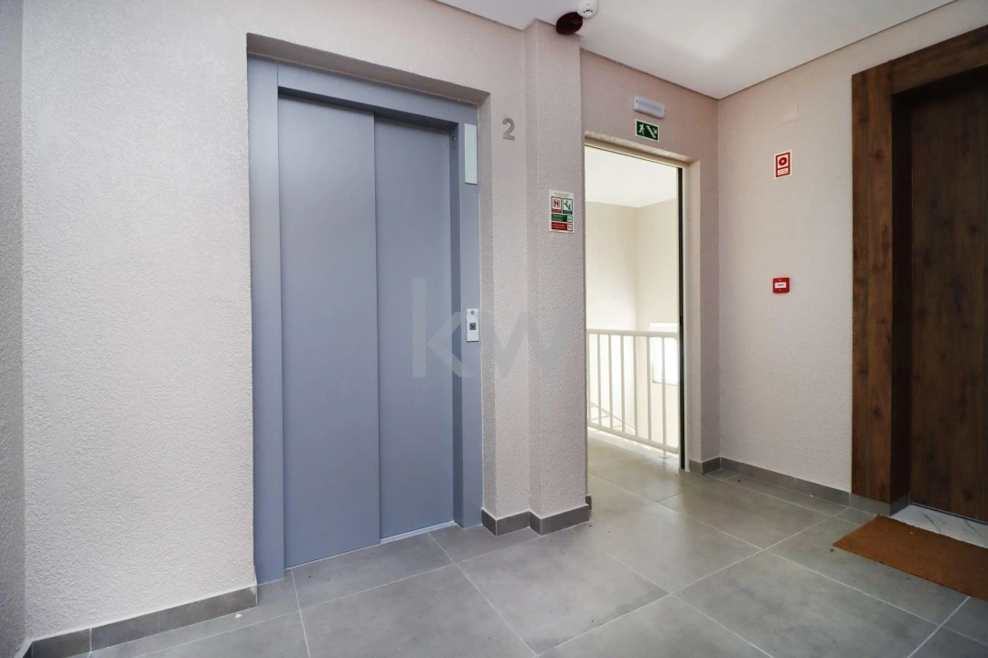 Apartamento T3 para Venda em Carcavelos e Parede Foto 68