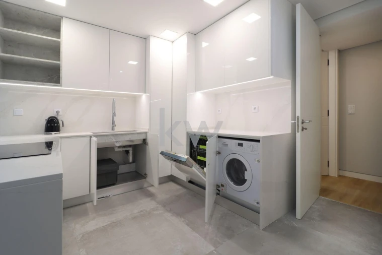 Apartamento T3 para Venda em Carcavelos e Parede Foto 14
