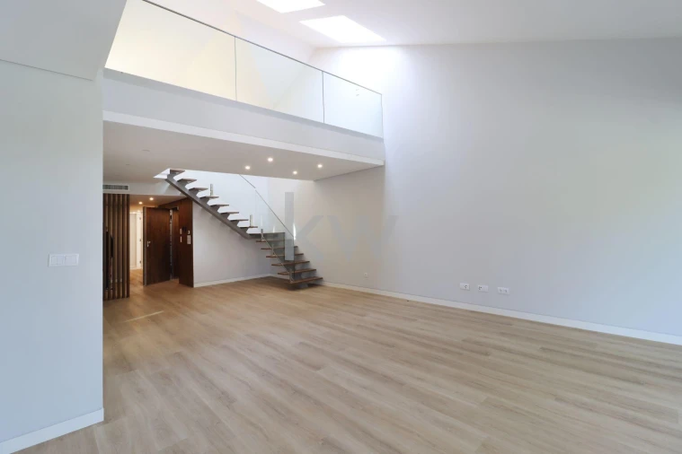Apartamento T3 para Venda em Carcavelos e Parede Foto 35