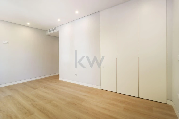 Apartamento T3 para Venda em Carcavelos e Parede Foto 51