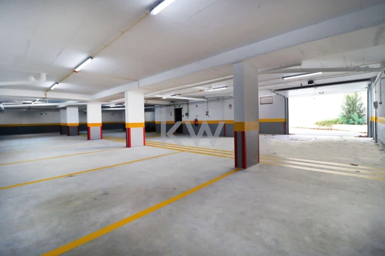 Apartamento T3 para Venda em Carcavelos e Parede Foto 71