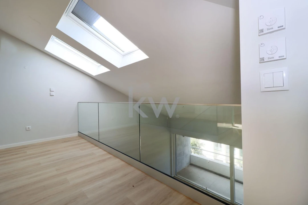 Apartamento T3 para Venda em Carcavelos e Parede Foto 42