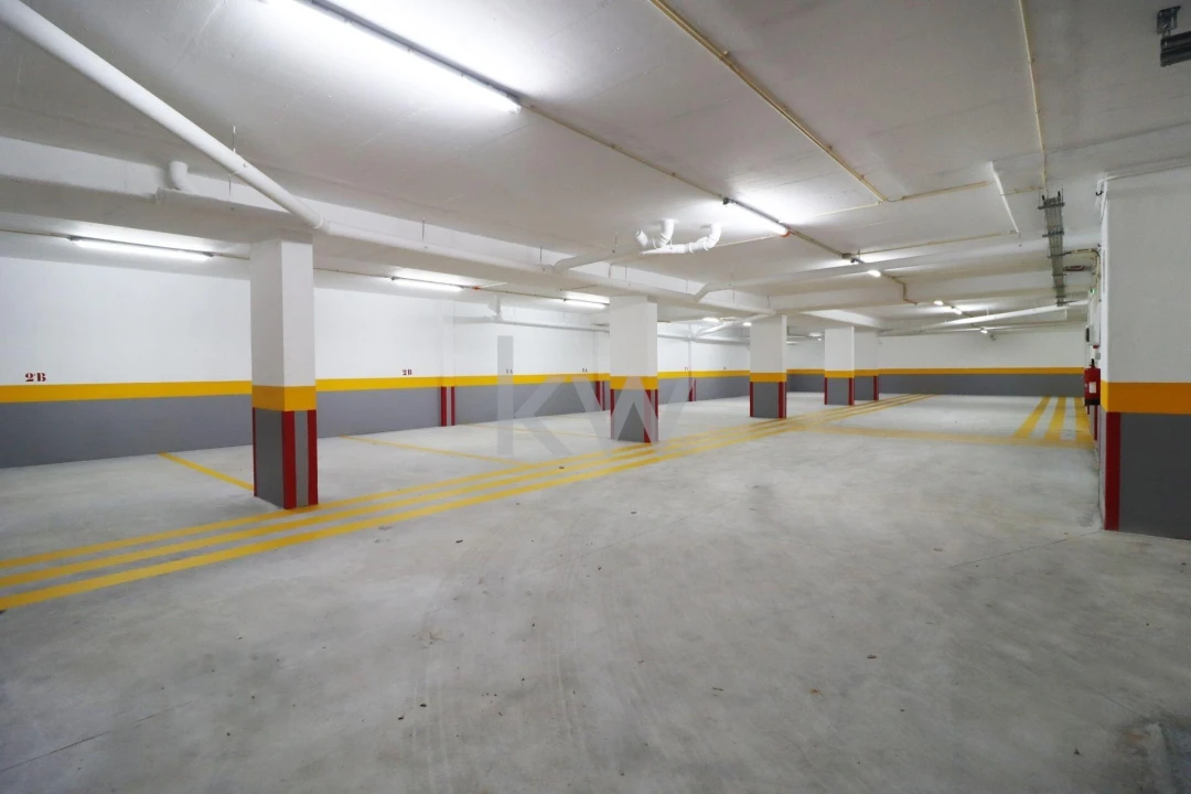 Apartamento T3 para Venda em Carcavelos e Parede Foto 69