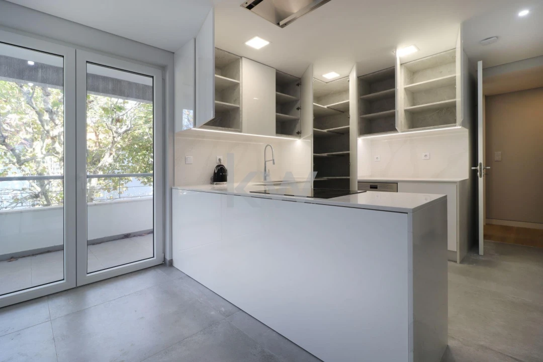 Apartamento T3 para Venda em Carcavelos e Parede Foto 9