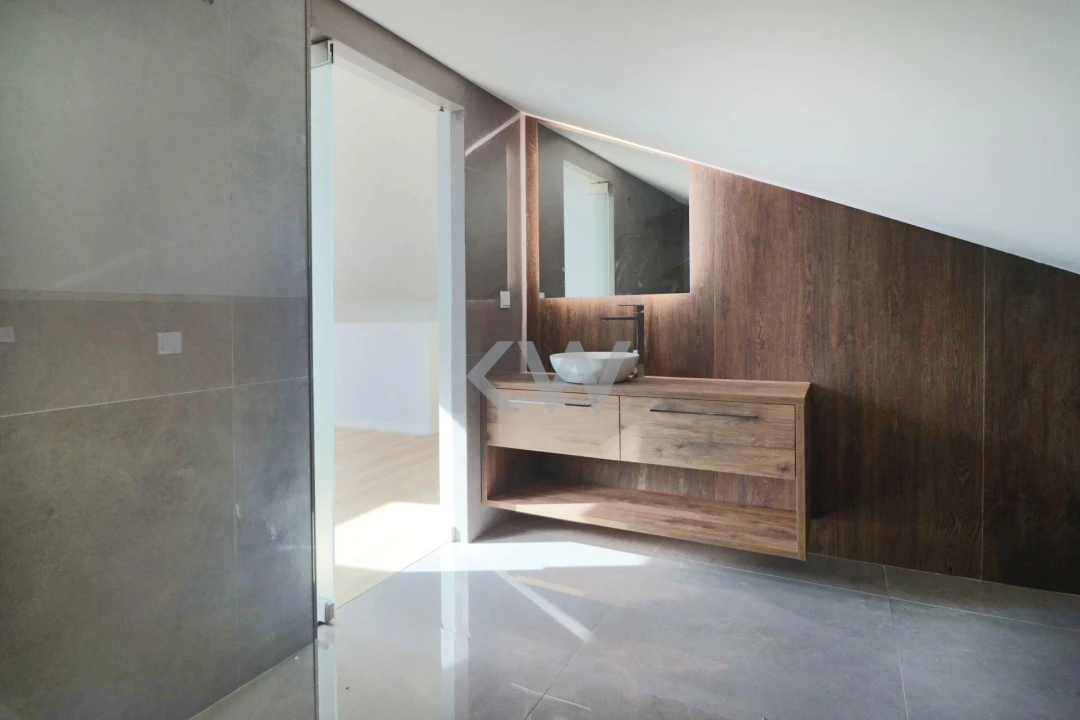 Apartamento T3 para Venda em Carcavelos e Parede Foto 47