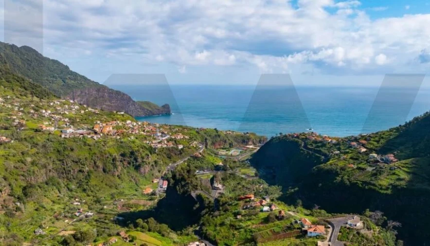 Terreno para Venda em São Roque do Faial Foto 2