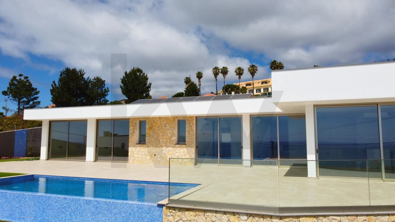 Moradia T3 para Venda em Estreito da Calheta Foto 1